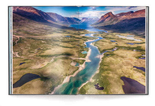 The World : Collector's Edition