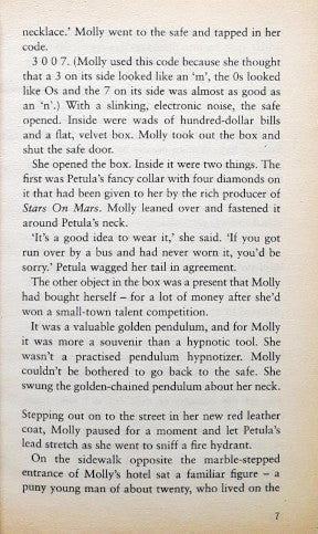 Molly Moon's Hypnotic Holiday