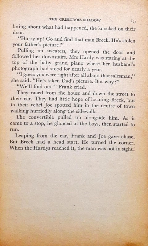 The Hardy Boys 32 The Crisscross Shadow