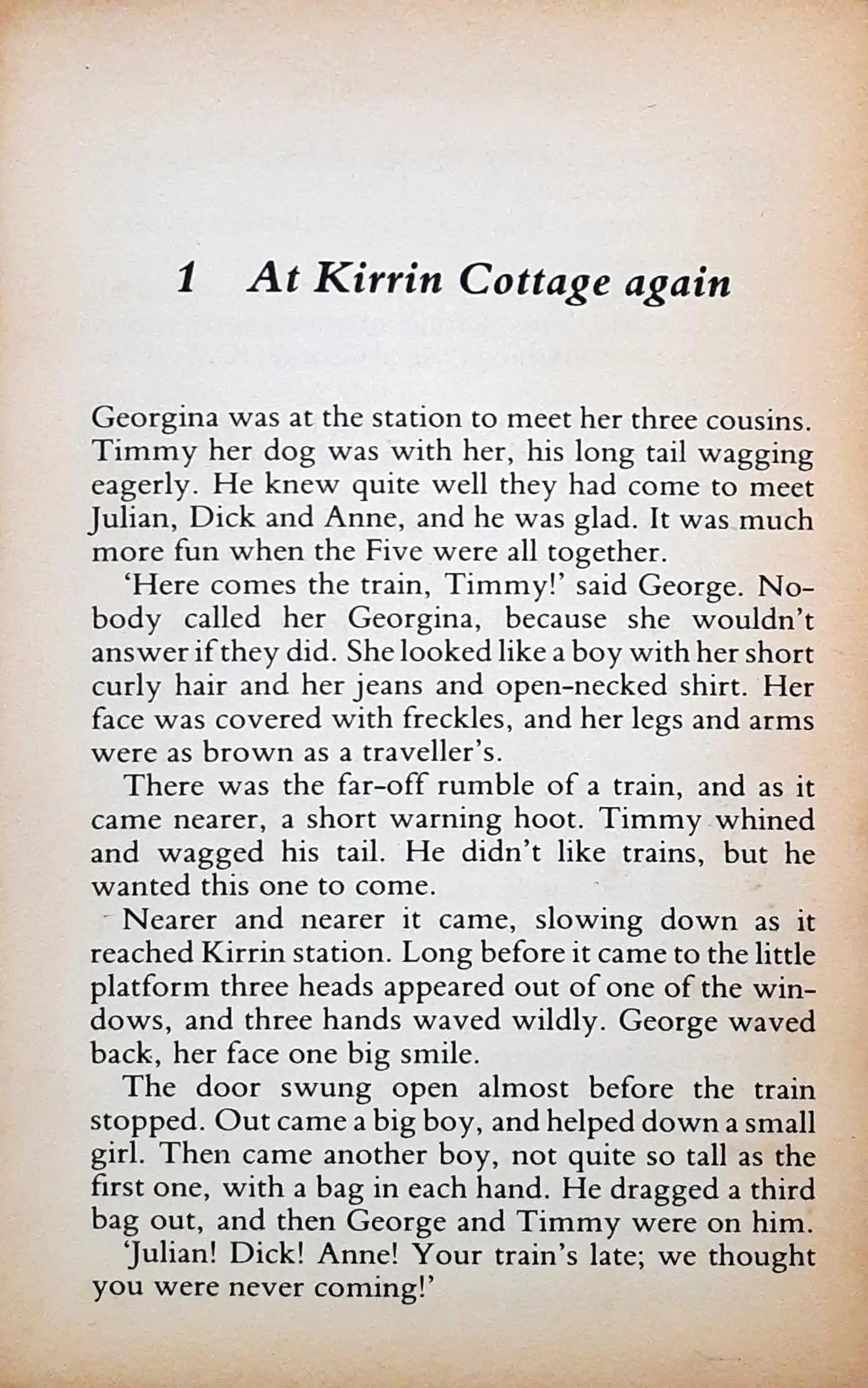 The Famous Five #9 Five Fall into Adventure (P)