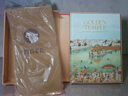 Books and You Golden Temple An Oasis of Spirituality coffee-table book with a protective bag in a presentation box.